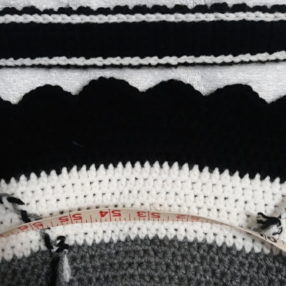 Handmade Crochet drawstring bag - Picture 9 of 11